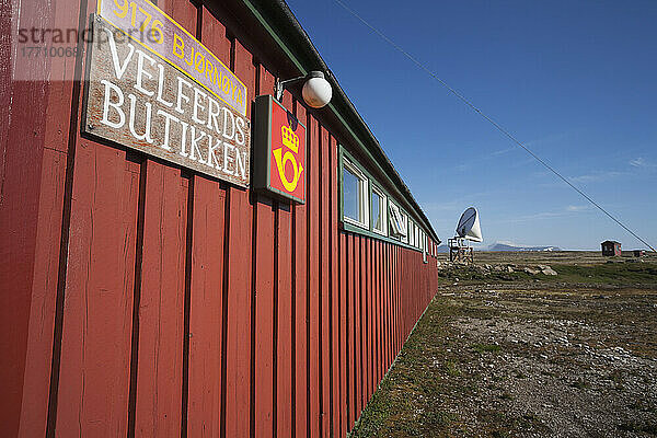 Gebäude auf der Insel Svalbard; Svalbard  Norwegen