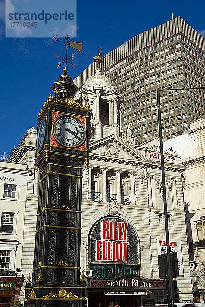 Großbritannien  England  London  Victoria  Victoria Palace Theatre  Little Ben Clock Tower