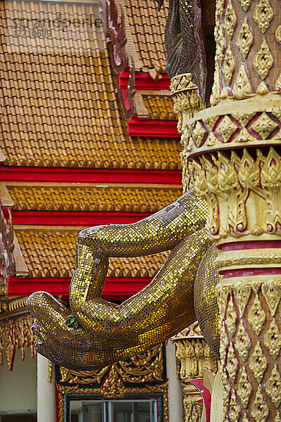 Wat Tham Seu  oder Großer Buddha-Tempel; Kanchanaburi  Thailand