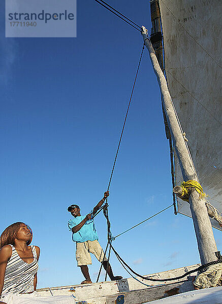 Genießen Sie die Zeit auf einem Segelboot; Vamizi Island  Mosambik