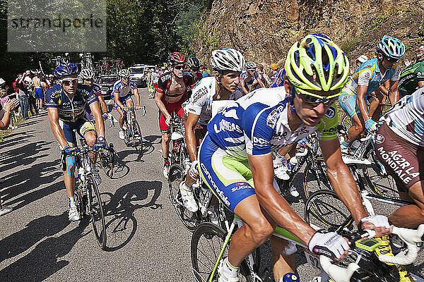 Radfahrer bei der Tour De France; Pyrenäen  Frankreich