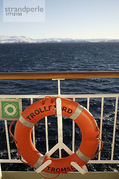 Hurtigruten-Reise auf Frau Trollfjord  Arktis; Norwegen