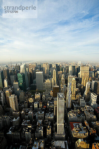 Ansichten von Manhattan von der Spitze des Empire State Building  New York  USA