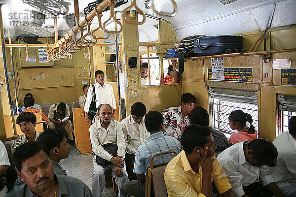 Vorortzug Mumbai; Mumbai  Bundesstaat Maharashtra  Indien
