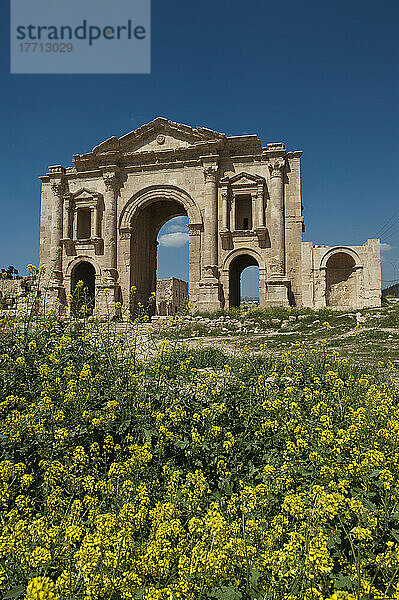 Eine Ansicht des Hadriansbogens in der antiken römischen und Kreuzfahrerstadt Jerash in der Nähe von Amman; Jerash  Jordanien