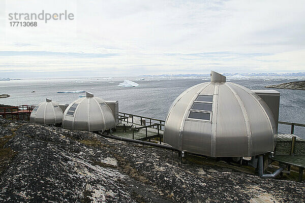 Aluminium-'Iglus' im Hotel Arctic in Ilulissat an der Westküste Grönlands  dem nördlichsten 4-Sterne-Hotel. Grönland.