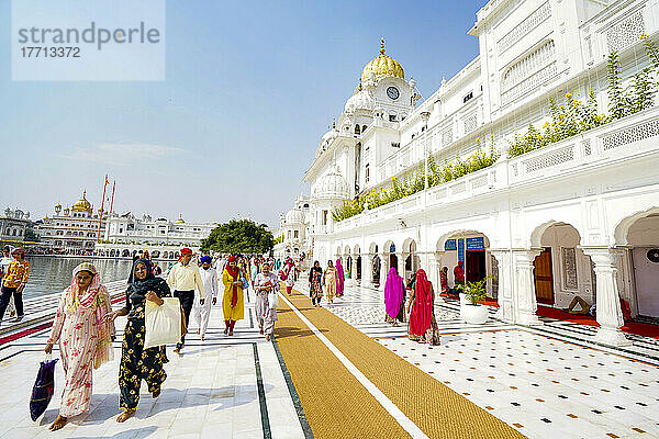 Ramgarhia Bunga und Uhrenturm  Gurdwara-Komplex; Amritsar  Punjab  Indien