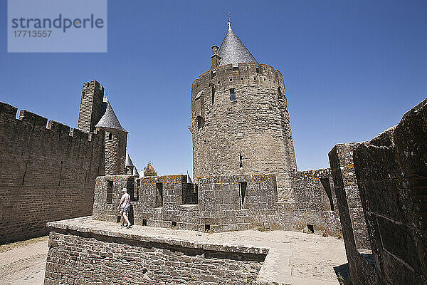 Burg und Festungsmauern der doppelwandigen Burg; Carcassonne  Languedoc-Rousillion  Frankreich