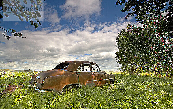 Wahl des Künstlers: Altes verlassenes Auto in der Nähe von Val Marie  Saskatchewan