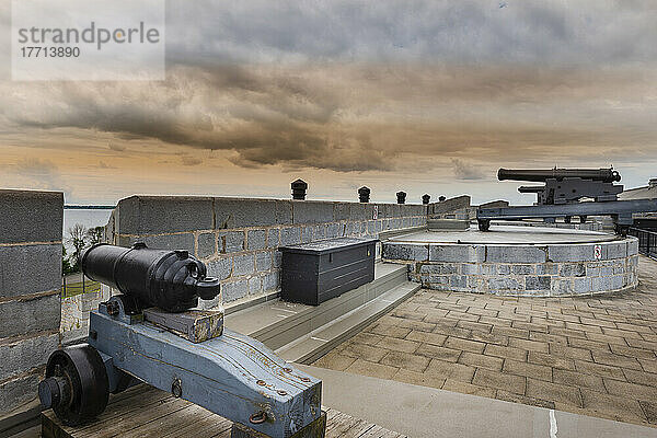 Kanonen im Fort Henry National Historic Site; Kingston  Ontario  Kanada