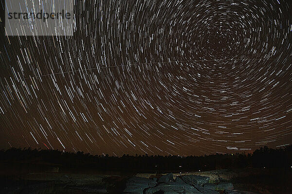 Star Trails und Plane Trail  Ontario.