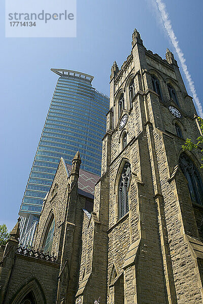 Ibm-Gebäude und Kirche  Montreal  Quebec