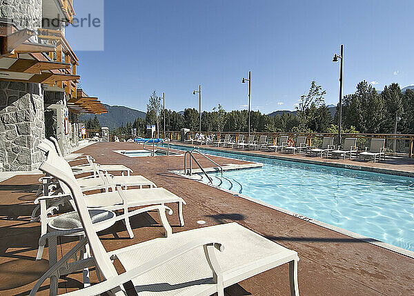 Der Pool im Pan Pacific Hotel; Whistler  British Columbia  Kanada
