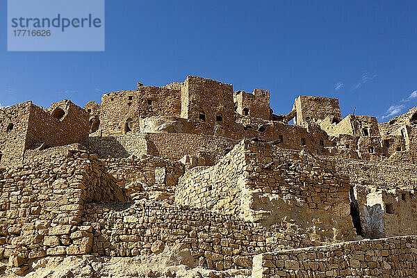 Ruinen eines Berberdorfes in der Provinz Tataouine; Chenini  Tunesien  Nordafrika