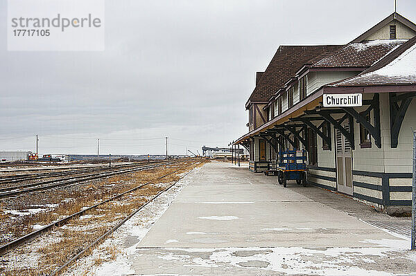 Bahnsteig des Bahnhofs; Churchill  Manitoba  Kanada