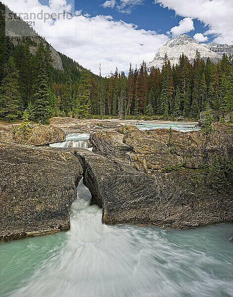 Natürliche Brücke im Yoho-Nationalpark; British Columbia  Kanada