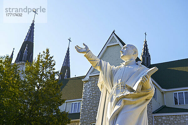 Statue des Märtyrers am Märtyrerschrein der römisch-katholischen Kirche; Midland  Ontario  Kanada