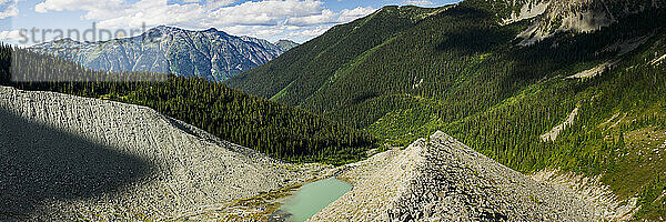 Küstengebirge und Zelte; Pemberton  British Columbia  Kanada