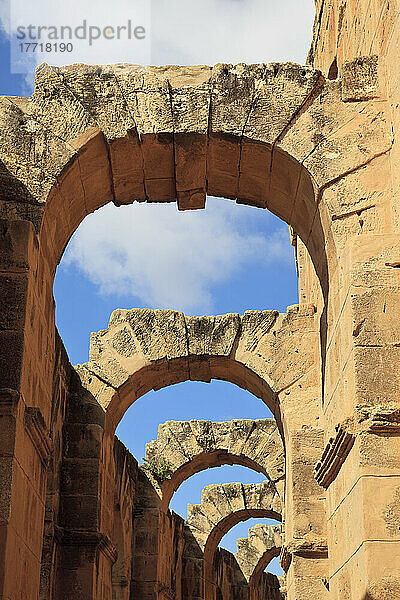 Ein Detail des von den Römern um 238 n. Chr. erbauten Amphitheaters; El Djem  Tunesien  Nordafrika