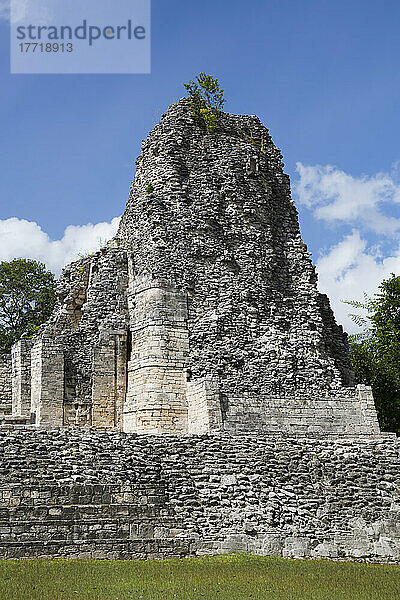 Maya-Ruinen  Struktur 1  Archäologische Zone Xpujil  Rio Bec-Stil  bei Xpujil  Bundesstaat Campeche  Mexiko; Mexiko