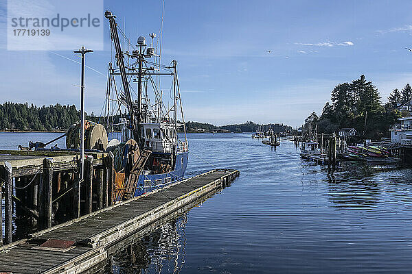 Boote im Hafen von Port Albion in Ucluelet  am westlichen Rand des Barkley Sound an der Westküste von Vancouver Island gelegen; Ucluelet  British Columbia  Kanada