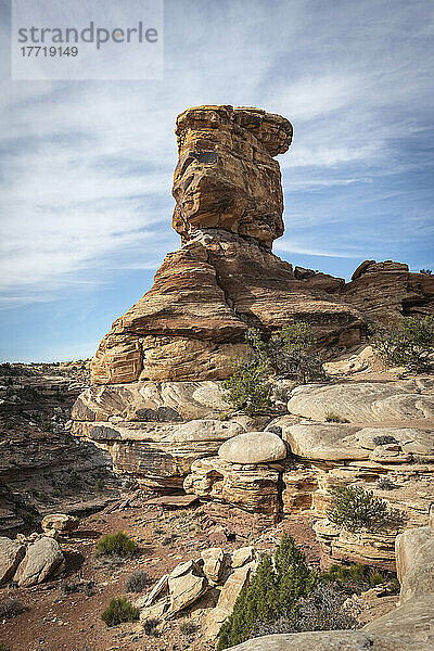 Gestapelte Felsen und interessante Geologie am Big Spring Canyon Overlook im Canyonlands National Park; Moab  Utah  Vereinigte Staaten von Amerika