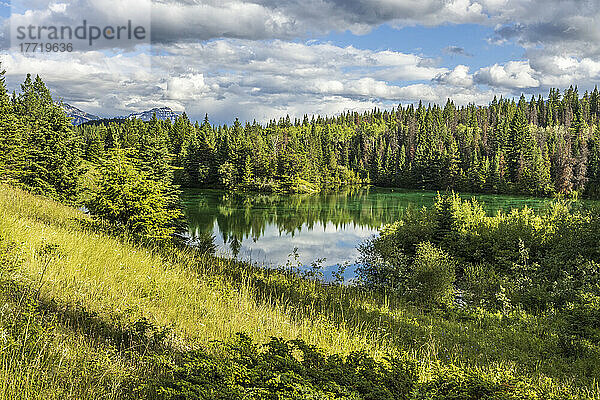 Zweiter See im Tal der fünf Seen im Jasper-Nationalpark; Alberta  Kanada