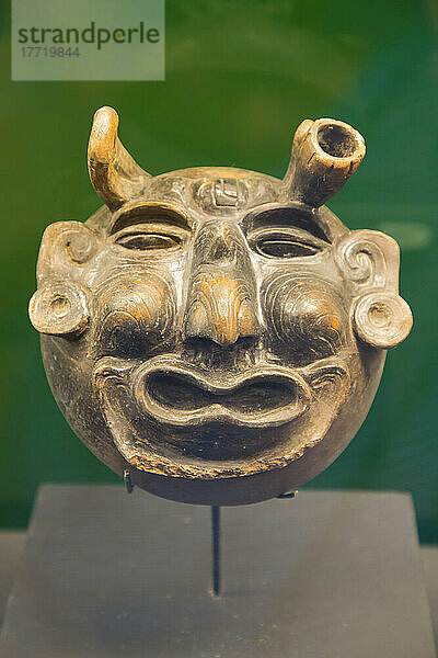 Maske  200-600 n. Chr.  aus der archäologischen Zone Calakmul  Museum  Fort San Jose  Campeche  Bundesstaat Campeche  Mexiko