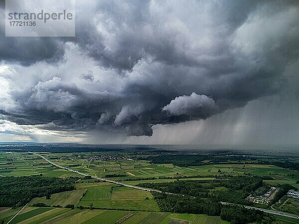 Gewitter  Fautenbach  Achern  Baden-Württemberg  Deutschland  Europa