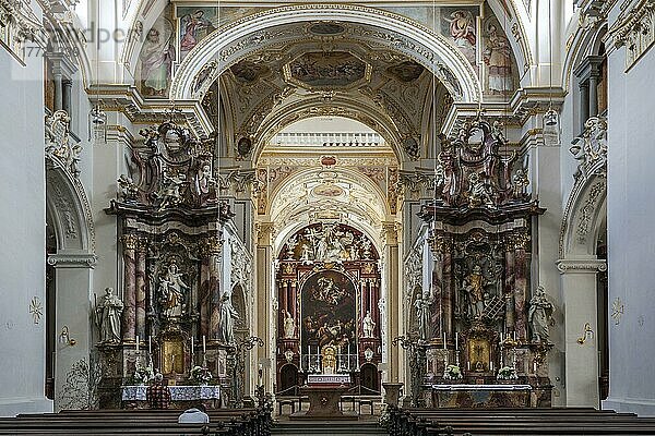 Basilika St. Lorenz  Benediktinerabtei  Altarraum  Innenansicht  Kempten  Allgäu  Bayern  Deutschland  Europa