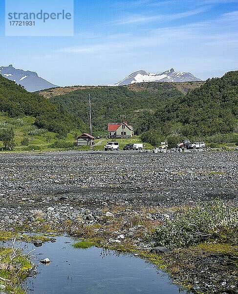 Hütte und Zeltplatz Langidalur  Berglandschaft  Isländisches Hochland  Þórsmörk Nature Reserve  Suðurland  Island  Europa