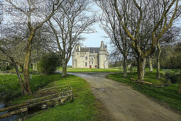 Schloss Chateau de Kerouzere aus dem 15. Jahrhundert  Sibiril  Departement Finistere Penn ar Bed  Region Bretagne Breizh  Frankreich  Europa