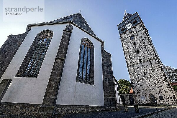 Ehemaliger Wehrturm  Stadtturm  dann Glockenturm der Marienstiftskirche  Altstadt  Lich  Wetterau  Hessen  Deutschland  Europa