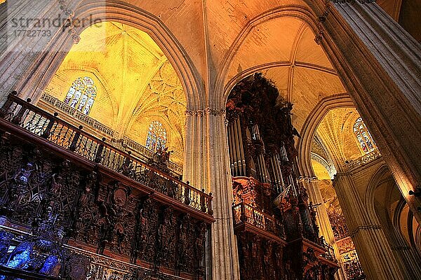 Altstadt von Sevilla  Kathedrale innen  Andalusien  Spanien  Europa