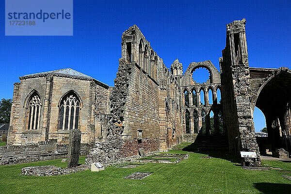 Elgin  Ruine der Kathedrale  gotische Kreuzbasilika  Schottland  Großbritannien  Europa