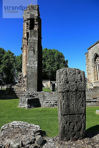 Elgin  Ruine der Kathedrale  Piktensteine  gotische Kreuzbasilika  Schottland  Großbritannien  Europa