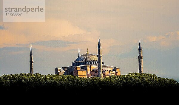 Hagia Sophia  das weltberühmte Denkmal der byzantinischen Architektur