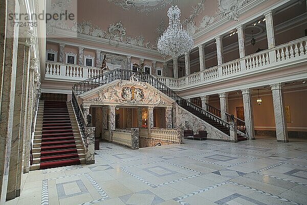 Klassizistischer Marmorsaal der Sektkellerei Henkell in Wiesbaden  Hessen  Deutschland  Europa