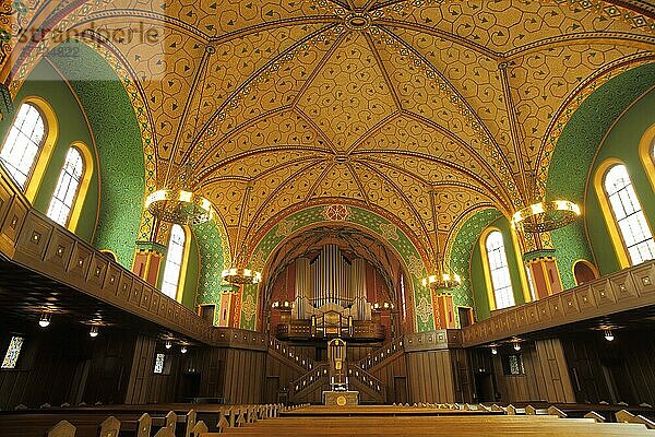 Innenansicht mit Orgel und Empore der Lutherkirche  Wiesbaden  Hessen  Deutschland  Europa