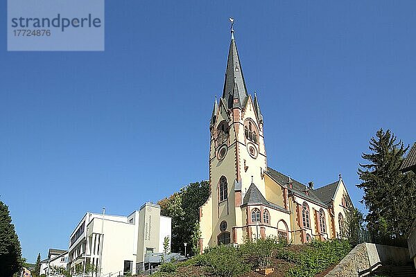 Evangelische Johanneskirche erbaut 1900 in Hofheim im Taunus  Hessen  Deutschland  Europa
