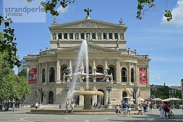 Lucae-Brunnen  Alte Oper  Opernplatz  Frankfurt am Main  Hessen  Deutschland  Europa