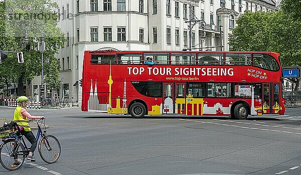Top Tour Sightseeing Bus am Kurfürstendamm  Berlin  Deutschland  Europa