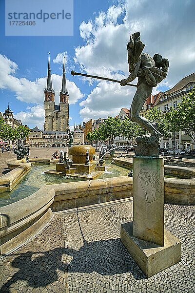 Göbelbrunnen von Bildhauer Bernd Göbel und Marktkirche Unser Lieben Fraün  Hallmarkt  Halle an der Saale  Sachsen-Anhalt  Deutschland  Europa