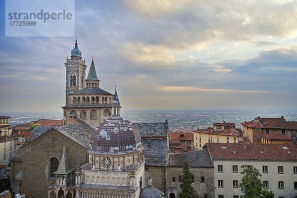 Der Duomo (Kathedrale)  Bergamo  Lombardei (Lombardei)  Italien  Europa