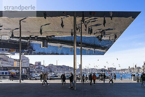 L'Ombriere von Norman Foster  Alter Hafen  Marseille  Provence-Alpes-Côte d'Azur  Frankreich  Mittelmeer  Europa