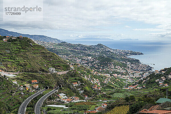 Straße oberhalb von Funchal  Madeira  Portugal  Atlantik  Europa