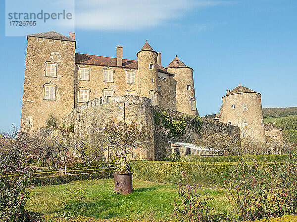 Schloss Berze (Forteresse de Berze)  die größte Festung im südlichen Burgund aus dem 11. bis 14. Jahrhundert  Berze-le-Chatel  Saone-et-Loire  Burgund  Frankreich  Europa