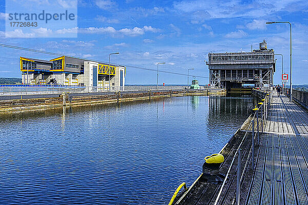 Altes und neues Schiffshebewerk Niederfinow  Oder-Havel-Kanal  Brandenburg  Deutschland  Europa