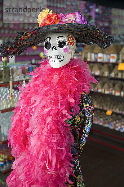 Dia de Muertos (Tag der Toten) Puppe  Merida  Bundesstaat Yucatan  Mexiko  Nordamerika