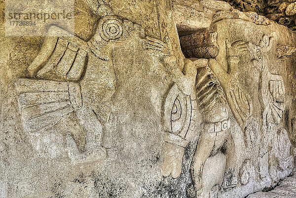 Stuckrelieffiguren  Kukulcan-Tempel  Maya-Ruinen  archäologische Zone Mayapan  Bundesstaat Yucatan  Mexiko  Nordamerika